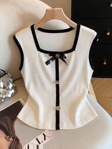Lyxana Elegante moda de verano Nueva camiseta corta de mujer de punto de 2 en 1 con contraste de blanco y negro, cuello cuadrado, sin mangas, lentejuelas, lazo y botón de metal en forma de rosa, adecuada para fiestas, vacaciones, Navidad, Halloween, citas, versátil para el trabajo y el ocio - Blanco - Ver 1