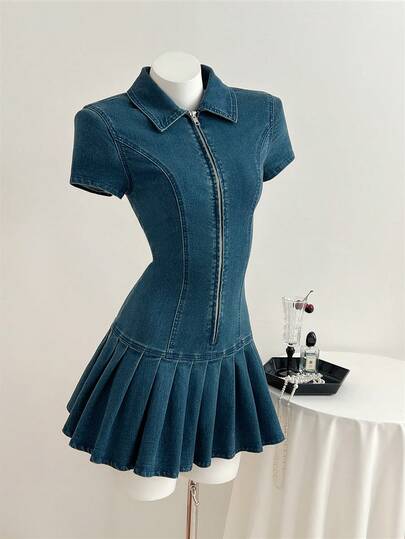 Elamini Damklänning med kort ärm och dragkedja framtill, veckad fåll, avslappnad denim