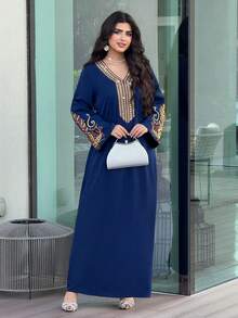 Al Najma 女士花卉刺绣拼接V领优雅阿拉伯风格长袖连衣裙 - 藍色 - 查看 5