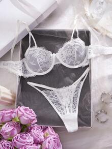 2pcs Sexy Lace Women's Lingerie Set - White - View 1