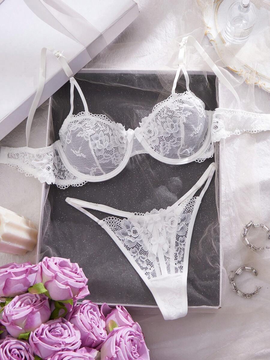 2pcs Sexy Lace Women's Lingerie Set - White - View 1
