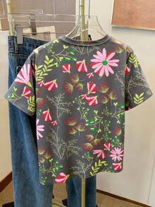 Resyla Floral Digital Print Fashionable Minimalist Women's Regular Short Sleeve Crew Neck T-Shirt, Gift For Friends - Multicolor - View 2