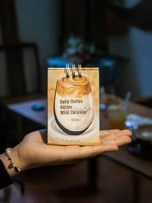 Zazumi 2026迷你桌面日历 咖啡主题计划本，每日金句，办公桌收纳整理，节日生日礼物推荐，必备单品 - 彩色 - 查看 11