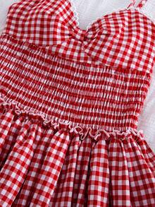 SHEIN 一件女童宽松连衣裙，红白格子图案，可调节肩带，肩部系带，可调节搭扣，腰部收褶设计，双层蛋糕裙摆。适合女孩日常休闲穿着、度假旅行和夏季穿着。 - 紅白色 - 查看 6