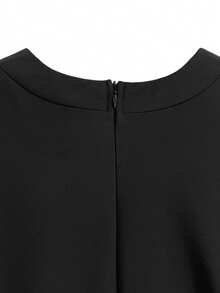 GlowEve CURVE Vestido elegante de manga corta con cuello redondo, botones y cremallera en unicolor para tallas grandes - Negro - Ver 3