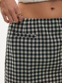 Poéselle 女士纯棉格纹高腰迷你裙，饰有仿口袋细节——复古格纹裹身造型，打造夏季街头风尚。格纹迷你裙、格纹短裙、方格裙、Y2K迷你裙、野餐格纹时尚、高腰短裙、田园风短裙、夏季街头休闲通勤格纹裙 - 黑與白 - 查看 5