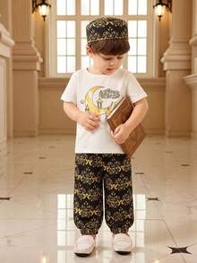 3pcs/Set Toddler Boys' Middle Eastern Style Printed Loose Short Sleeve Top + Unique Printed Jogger Pants + Unique Printed Hat, T-Shirt Outfit, Autumn/Winter Baby Boy Summer Sets Baby Boy Outfits With Hat Baby Boy Moon And Lantern Outfit رمضان  قرقيعان	 فستان العيد  الملابس التقليدية العربية Baby Boy Muslim Outfit Islamic Baby Clothing Moon And Lantern Baby Outfit - Black - View 1
