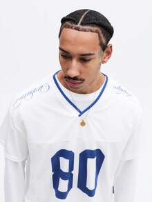 SUMWON Camiseta casual de manga larga con cuello en V, estampado de números y diseño de texto azul, de corte recto para hombre, cómoda para otoño e invierno - Blanco - Ver 6