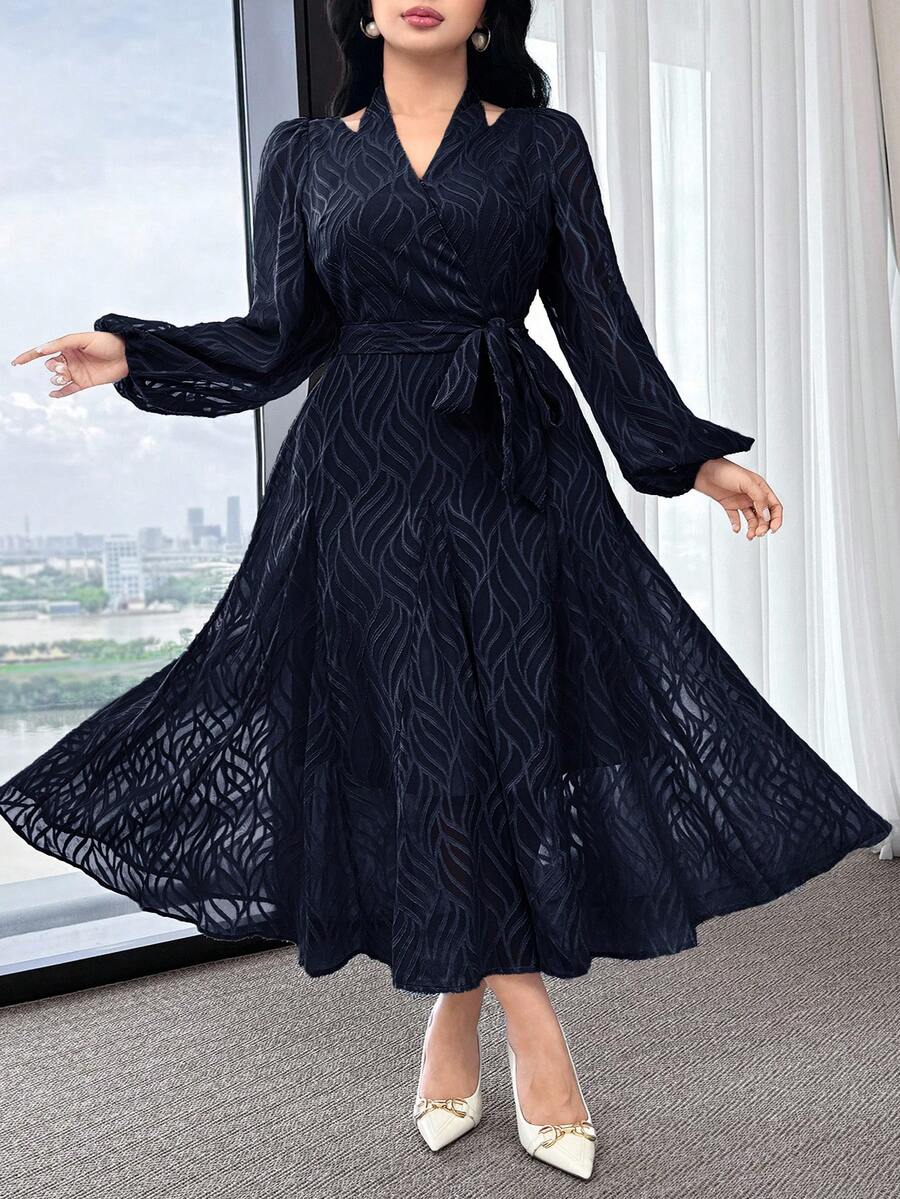 Feyla 大码全印花V领系带优雅长袖连衣裙 - 藏蓝色 - 查看 1