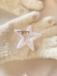 Joivida 1个镂空草莓登山扣钥匙扣，可爱甜美风格，包包挂饰，适用于背包、钱包、钥匙，户外徒步旅行装饰，送给女孩和女士的礼物 - 彩色 - 查看 5