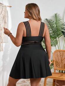 SHEIN CURVE+ 夏季沙滩大码单色泳装套装，沙滩度假风泳衣，大码女装，女士纯色泳衣，沙滩度假泳装，夏季，女士度假装，女士沙滩装，女士两件套，泳装 - 黑色 - 查看 2