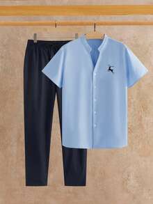 HIMLAND 男士休闲鹿纹印花短袖衬衫和裤子套装 - 藍色 - 查看 6