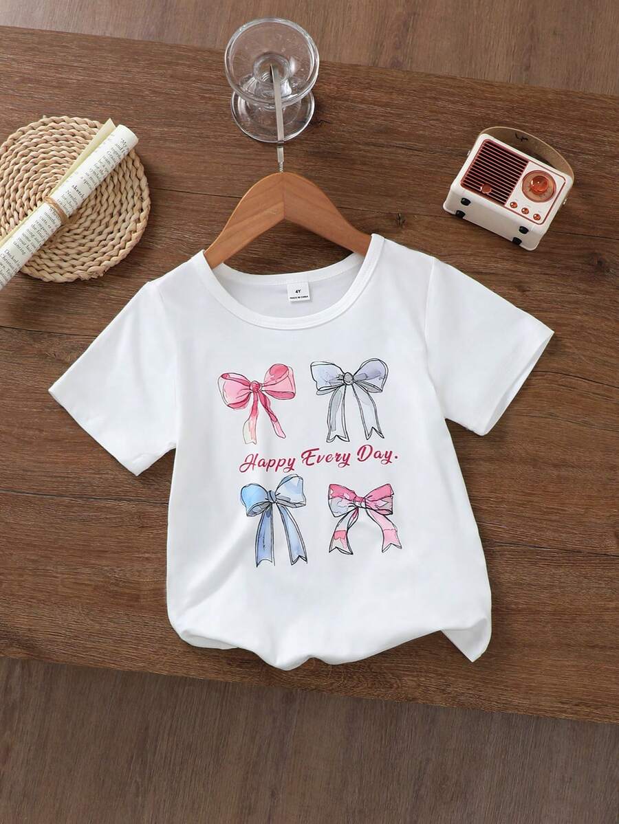 SHEIN Genkimix Kids 女童圆领休闲短袖T恤，白色底色，饰以水彩风格的粉蓝色蝴蝶结印花，甜美俏皮，适合夏季日常穿着、上学、与朋友外出、主题派对等场合，清新可爱，轻松打造甜美小公主造型。 - 白色 - 查看 1