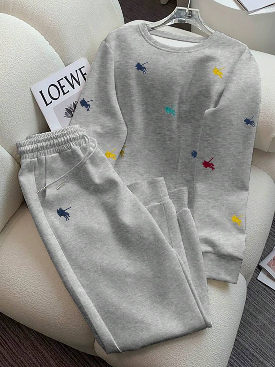 GlowEve CURVE 2pcs Plus Size Women Fashion Colorful Knight Embroidered Sweatshirt And Pants Set, Thermal Lined Casual Outfit