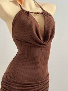 Elamini 女士夏季度假棕色纹理串珠金属贝壳吊坠露背抽绳系带短款吊带连衣裙，休闲性感假日风 - 棕色 - 查看 6