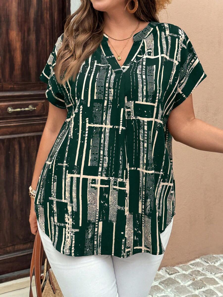 EMERY ROSE Camisa casual de mujer talla grande con cuello en V, manga corta tipo murciélago y estampado geométrico - Verde Oscuro - Ver 1
