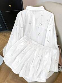 GlowEve CURVE 大码女式镂空刺绣沙滩度假长袖衬衫和短裤休闲两件套 - 白色 - 查看 2