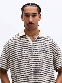 SUMWON Áo Polo Essentials kẻ sọc dáng hộp, tay ngắn, cổ bẻ, kiểu dáng thường ngày, thích hợp cho mùa hè và xuân, họa tiết sọc ngang, dáng rộng thoải mái, phong cách cổ điển dành cho nam giới. - Nhiều màu - Xem 4