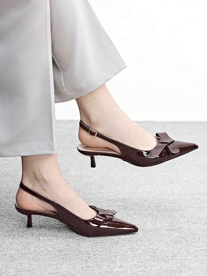 CUCCOO BIZCHIC Sandalias de tacón alto de aguja con tira de tobillo, decoración de mariposa de origami y punta puntiaguda de cuero patentado marrón para mujer, versátiles para el trabajo y el uso casual