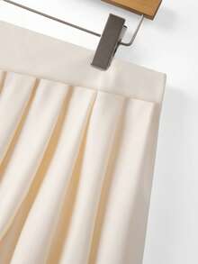 GlowEve CURVE Bộ đồ 2 món dành cho nữ cỡ lớn, thanh lịch, chất liệu satin, không tay ôm sát và chân váy ngắn, thích hợp cho hẹn hò và mặc hàng ngày, mùa xuân/hè. - Màu be - Xem 5