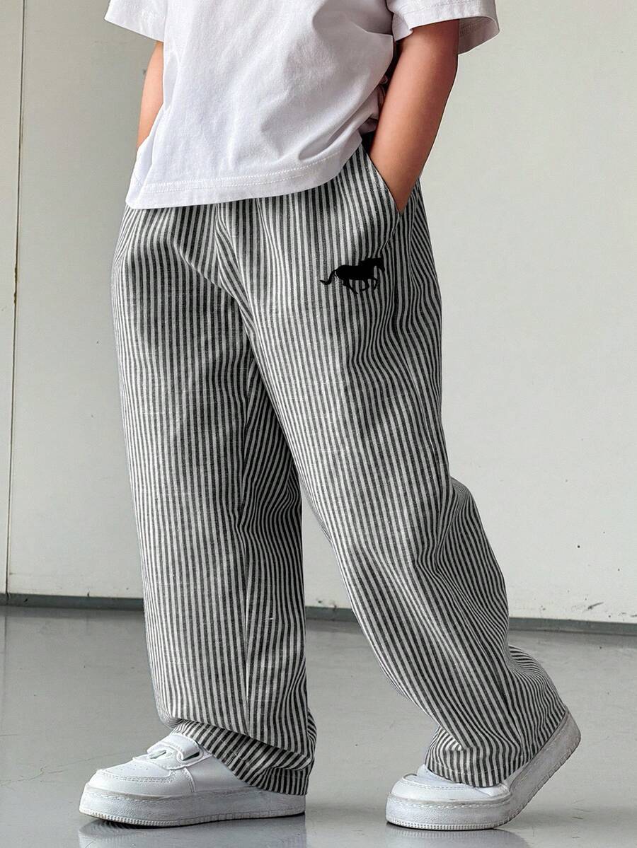 SHEIN 男童休闲街头风条纹梭织长裤，带口袋，直筒裤型，轻便舒适，适合外出、度假、摄影、上学、运动、聚会等多种场合，春夏皆宜。 - 黑色 - 查看 1