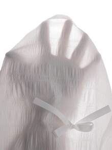 SHEIN 这款女童休闲时尚蝴蝶结装饰飞袖圆领衬衫，宽松舒适，柔软实用，百搭百搭，适合春秋夏季节穿着，可用于日常穿着、通勤、户外活动、运动、上学、街头穿搭、聚会和摄影等场合。 - 白色 - 查看 8