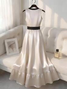 Franclia Women's Elegant Summer Cream And Black Color-Blocked Sleeveless Silky Long Dress,Pleated Hem Wedding Guest Party Dress,Aniversary Commuting Outfit - Champagne - View 3