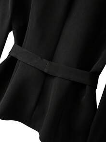 GlowEve CURVE Bộ đồ công sở thanh lịch cỡ lớn màu trơn gồm áo khoác và chân váy xếp ly ombre - màu đen - Xem 4