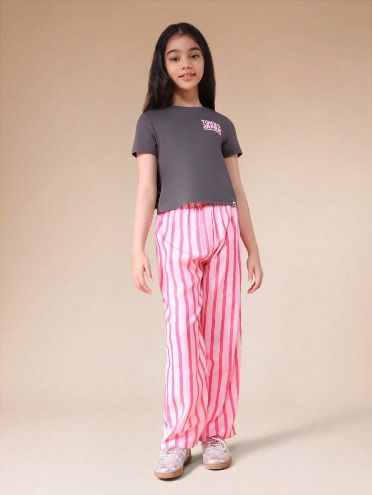 도쿄 프린트 티셔츠와 스트라이프 와이드 팬츠