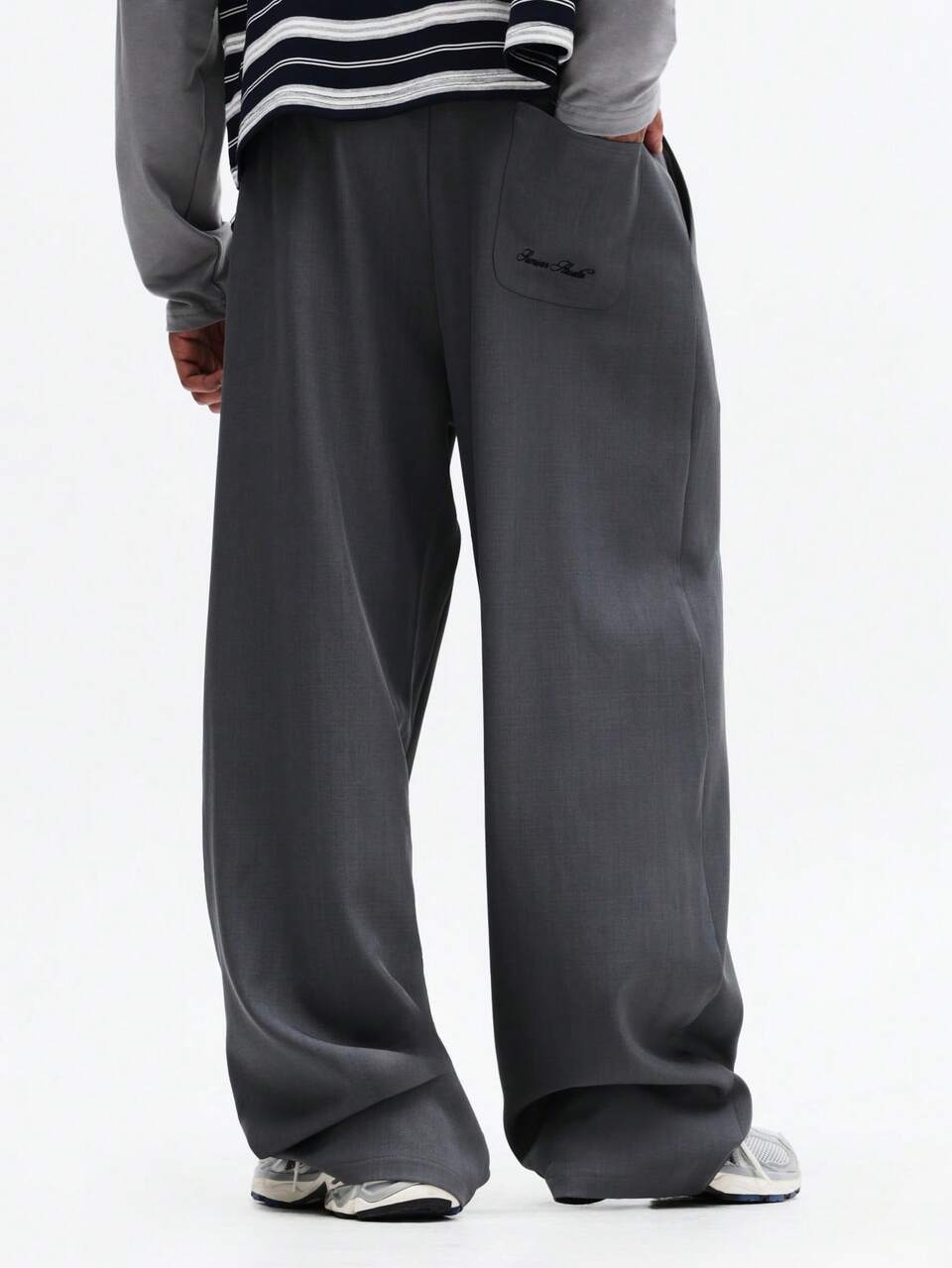 SUMWON Pantalon habillé ample à plis et jambes larges avec détail de taille épuré pour le bureau, la tenue décontractée et les occasions formelles