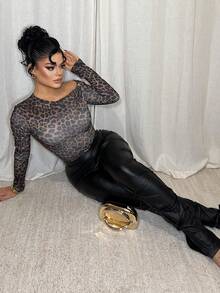 Dayanna Comas 女士时尚街头风高腰褶裥开衩修身皮裤 - 黑色 - 查看 5