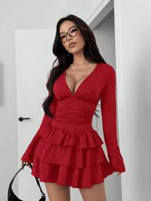 SHEIN EZwear Vestido mini con cuello en pico, mangas acampanadas, cintura fruncida y volantes en el bajo - Rojo - Ver 3