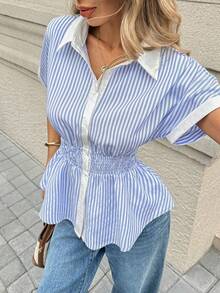 Chiquease 春夏新款女式蓝白条纹拼接衬衫，松紧腰带，郁金香下摆，单排扣法式衬衫，蓝白条纹衬衫，女式夏季衬衫，荷叶边衬衫，短袖条纹上衣，条纹衬衫 - 藍白色 - 查看 2