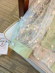 GlowEve CURVE 大码女式透视刺绣镂空衬衫、纯色吊带背心和短裤三件套，优雅清新，适合夏季日常穿着 - 彩色 - 查看 3