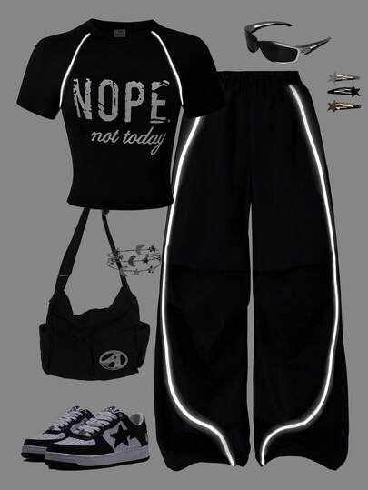 SHEIN 两件套休闲T恤裤套装，适合青少年女孩，胸前白色星星印花，白色装饰抽绳，适合散步、购物、上学等场合，可搭配外套或背心。