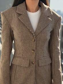 Durrani Popal 女士复古时尚通勤棕色格子羊毛西装套装，包括修身西装外套 + 低腰短裤（带垫肩），秋冬两件套 - 棕色 - 查看 3