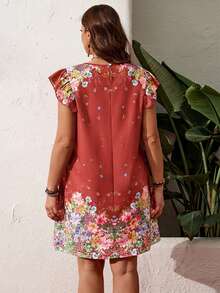 SHEIN LUNE 大码休闲假日花卉蝴蝶印花镂空领连衣裙 情人节 - 紅色 - 查看 2