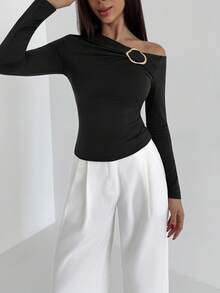 Aloruh Women's Autumn/Winter Metallic Decor Oblique Shoulder Fitted T-Shirt - Black - View 6