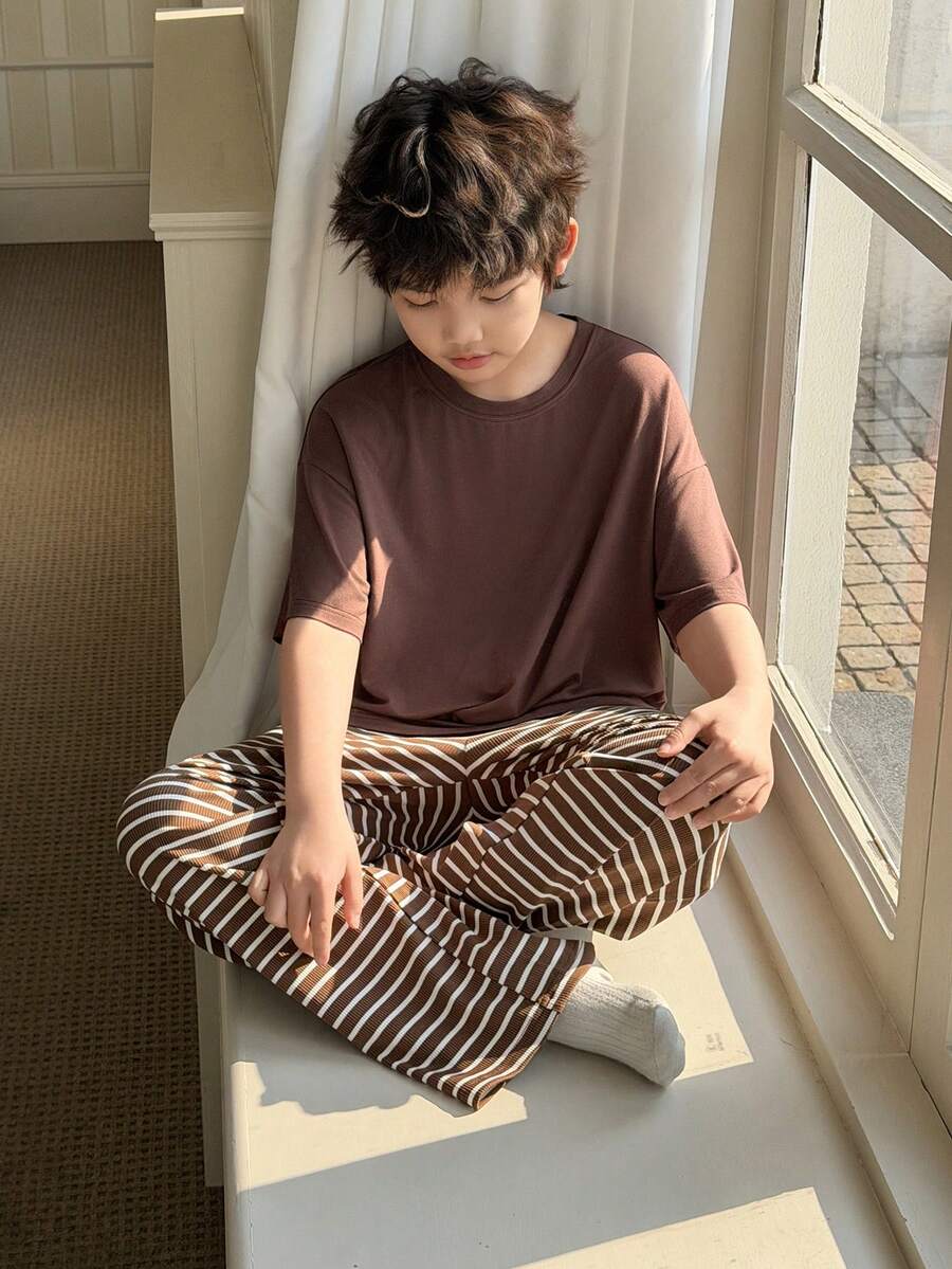 DAZY Tween Boys' Solid Color Casual Round Neck Short Sleeve Top And Striped Pants Pajama Set - Brown - View 1