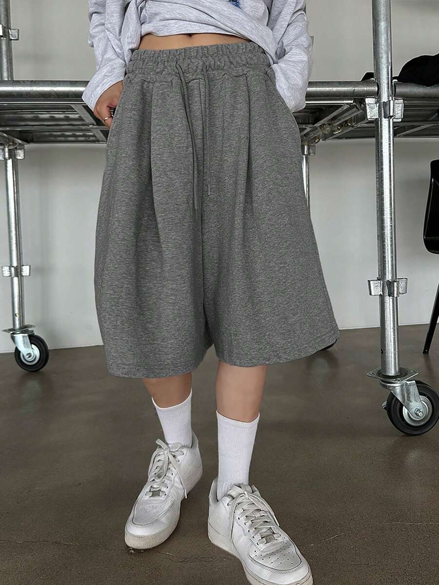 DAZY Quần short Bermuda nữ màu trơn dáng rộng, phong cách Y2k - Xám - Xem 1