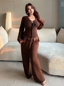 Dazy Plus Conjunto de pijama de 2 piezas con top de manga larga elegante con encaje contrastante y pantalón recto largo, primavera/verano - Marrón - Ver 4
