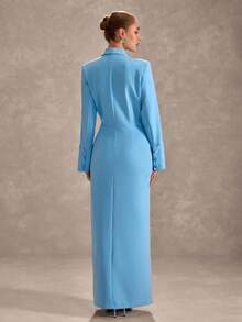 CLARA VERO 蓝色翻领包布纽扣长袖中长款西装裙：修身剪裁，完美适用于正式会议或时尚活动，采用无弹力涤纶面料，搭配同色布包纽扣，尽显优雅气质。 - 藍色 - 查看 6