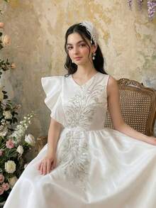 Elegant Satin Luxurious Embroidered Flared Princess Dress, Suitable For Parties And Gatherings, Teenage Girls - White - View 3