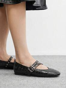 CUCCOO BIZCHIC Quadratische Zehenkappe Vintage Nieten Schnallen Mary Jane Schuhe, Damen Flache Ballett Schuhe mit niedrigem Rist und verstecktem Keilabsatz - Schwarz - Übersicht 5