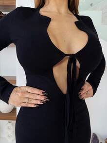 Manon Tanti Nuevo vestido de suéter largo ajustado con decoración de tirantes cruzados y escote profundo en V para otoño/invierno - Negro - Ver 3