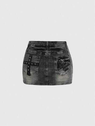 ROMWE Grunge Punk Y2K Baddie Skull Embroidery & Rivet Decor Ultra Low-Rise Women Denim Mini Skirt