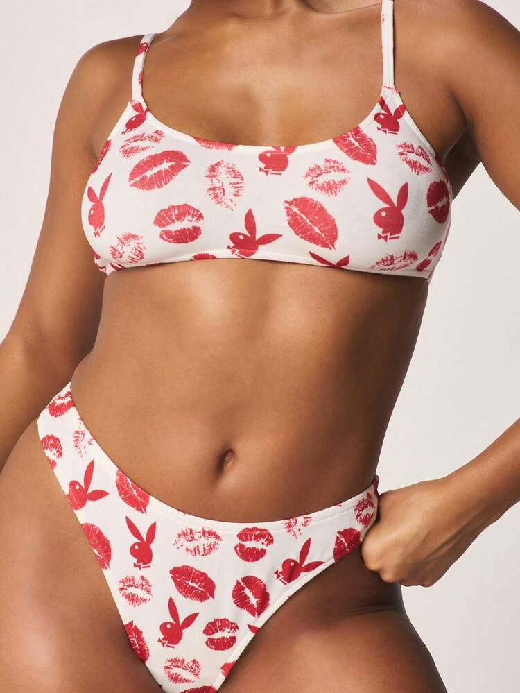 Missguided x Playboy Ensemble de brassière à encolure dégagée et string avec imprimé baiser et lapin pour les occasions intimes de la Saint-Valentin