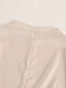 SHEIN Franclia Bộ 2 món dành cho nữ: Áo tay ngắn cổ cao xếp ly thắt eo + Chân váy ngắn xếp ly cạp chun, thích hợp cho mùa xuân, hè, thu, đông, thanh lịch, thường ngày và công sở. - Màu be - Xem 6