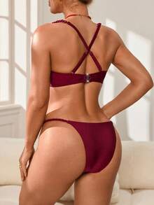 Swim DD+ 纯色珍珠光泽沙滩泳池派对扭绳软杯优雅度假比基尼套装 - 酒紅色 - 查看 2