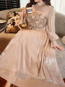 Modelyn 大码女士优雅收腰连衣裙套装 - 杏色 - 查看 7